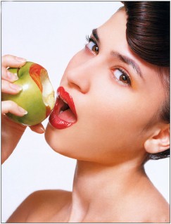 Kén ăn vì sợ mặt xinh nổi mụn